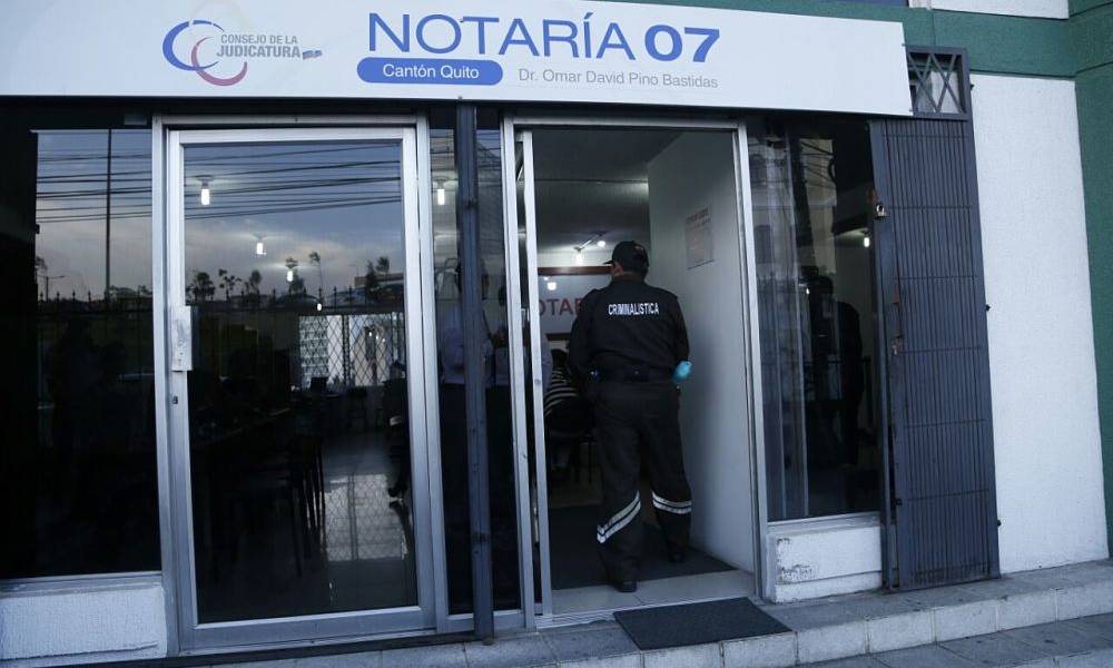 Allanan notaría en Quito por audio entre Serrano y Pólit