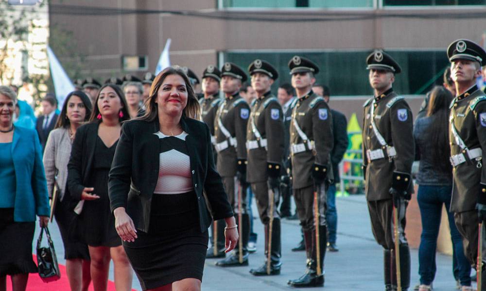 Revelan nuevo caso de supuesto cobro de &quot;contribuciones&quot; de vicepresidenta Vicuña