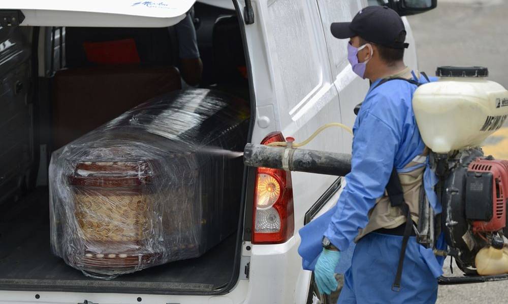Continúa en Guayaquil el drama por los cadáveres de las víctimas del coronavirus