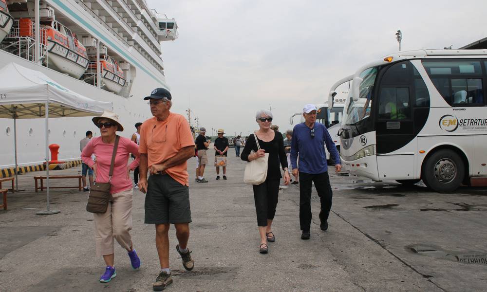 (VIDEO) Guayaquil recibió en el Puerto Marítimo a turistas extranjeros