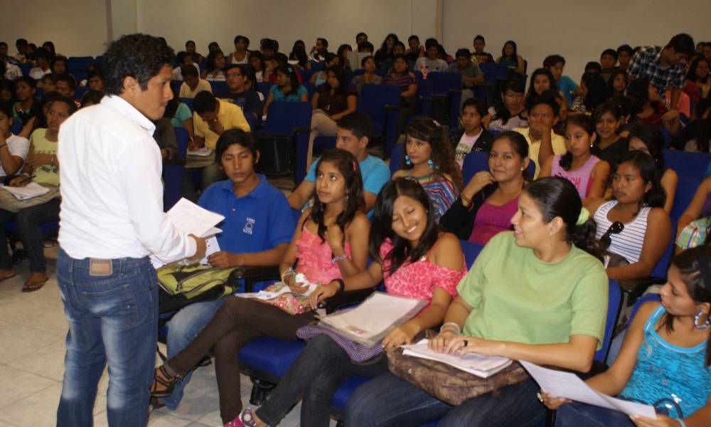 Tesis de grado, una opción más para graduación universitaria