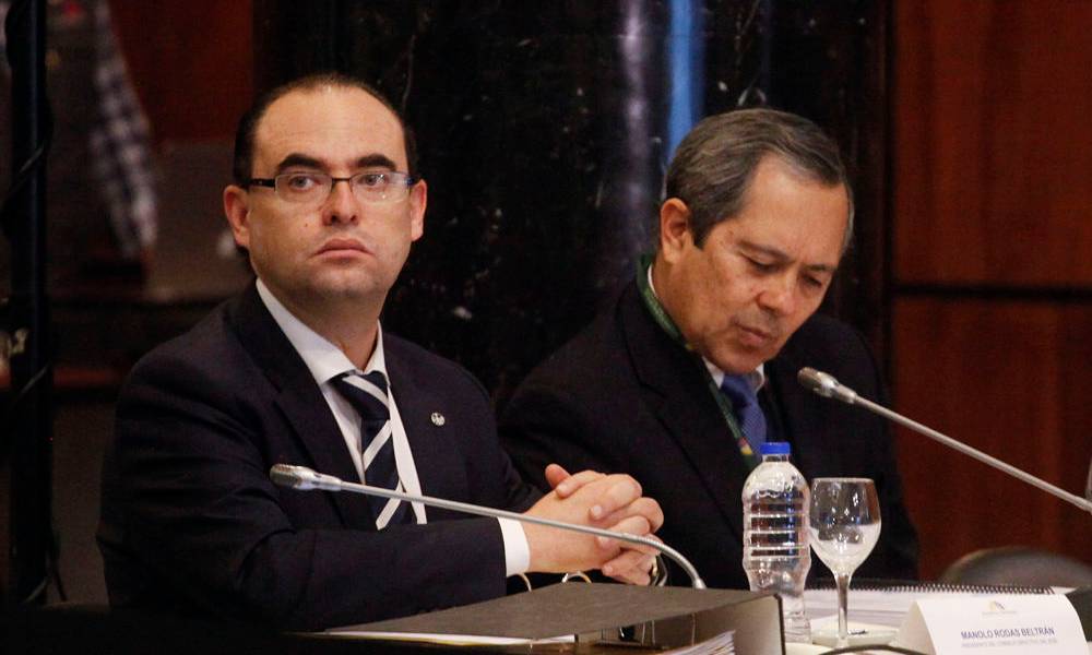 Avanza trámite de juicio político a superintendente de Bancos