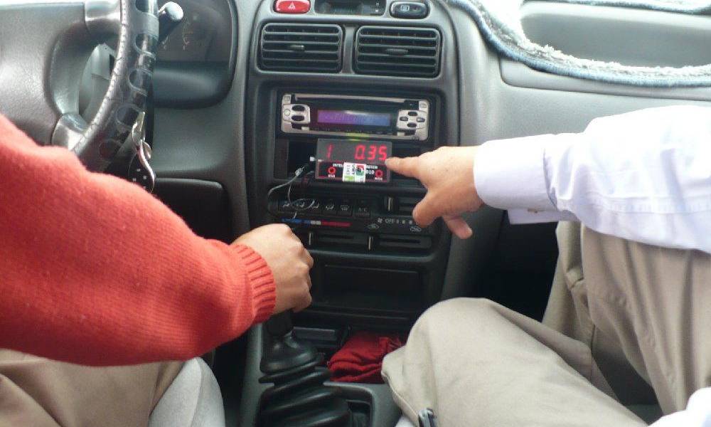 CTE inicia campaña para concienciar uso de taxímetro en Guayaquil