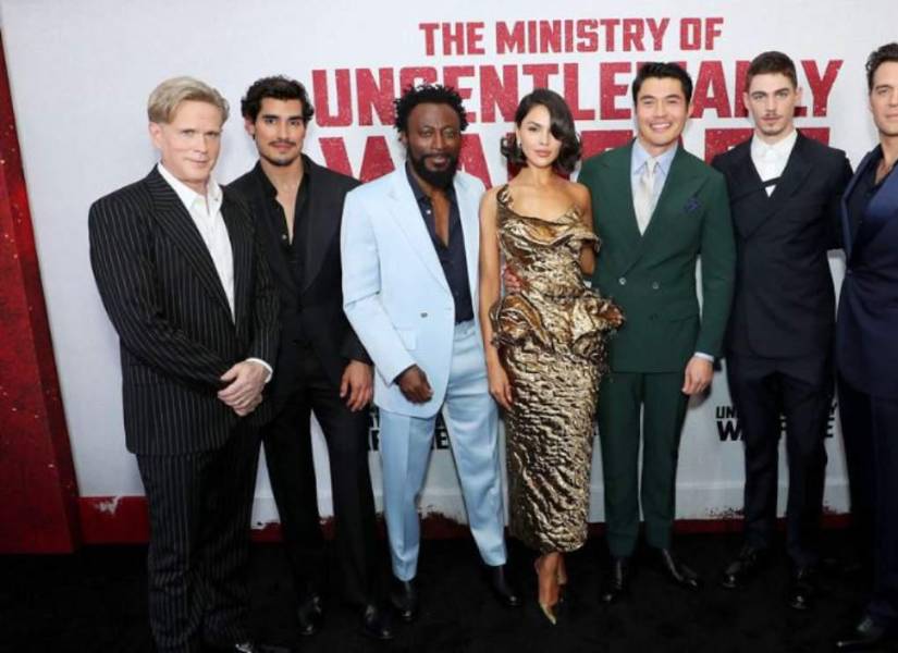 The Ministry of Ungentlemanly Warfare es la nueva película de Guy Ritchie donde aparece Eiza González con Babs Olusanmokun