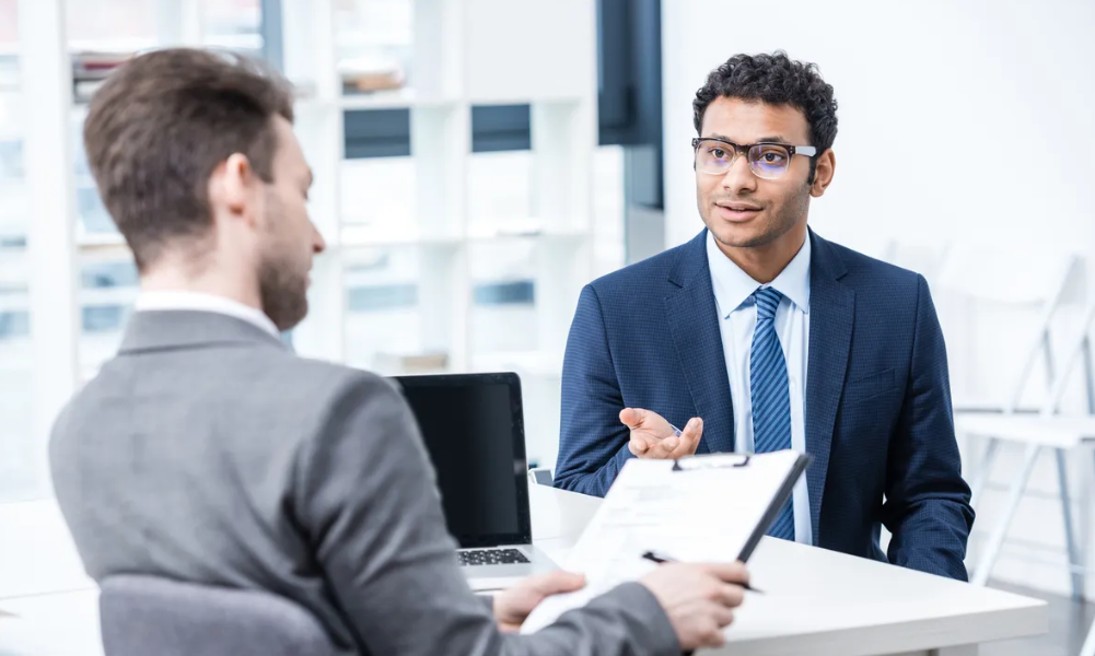 Errores que debes evitar en una entrevista de trabajo según la IA