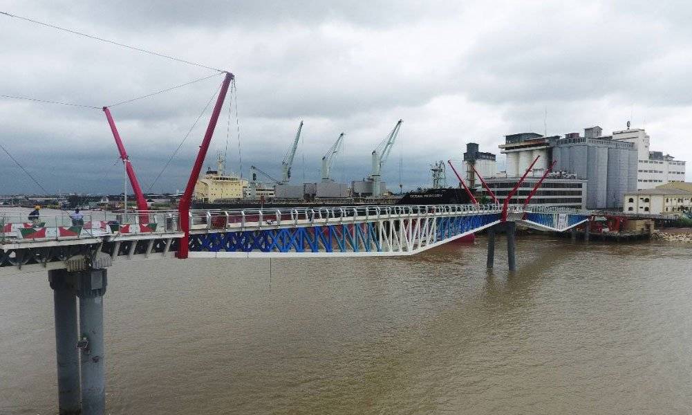 Reabren puente que conecta Guayaquil con Santay