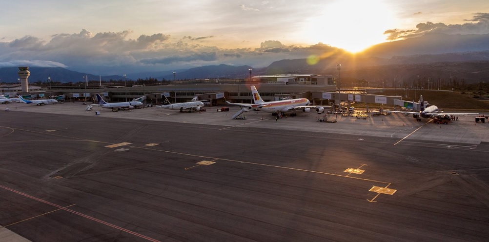 Cerca de 30 vuelos cancelados en aeropuerto de Quito