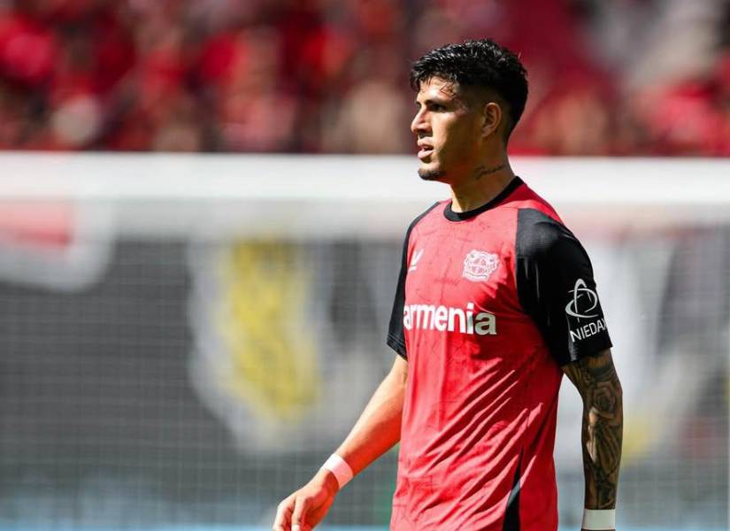 El Bayer Leverkusen no escuchará ofertas para vender a Piero Hincapié.