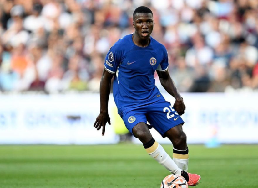 El Chelsea, de Moisés Caicedo, es investigado por pagos que no aparecen en los libros contables.