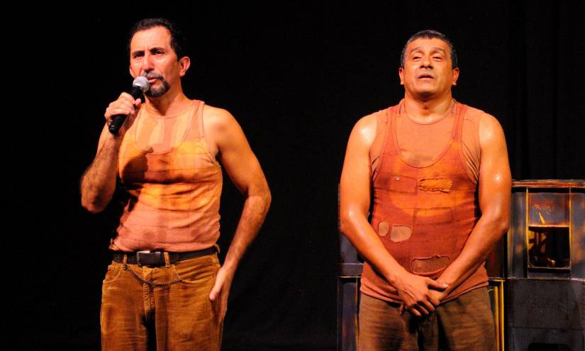 Obra de teatro 'Las paredes hablan', con la interpretación de Raymundo Zambrano y Carlos Valencia.