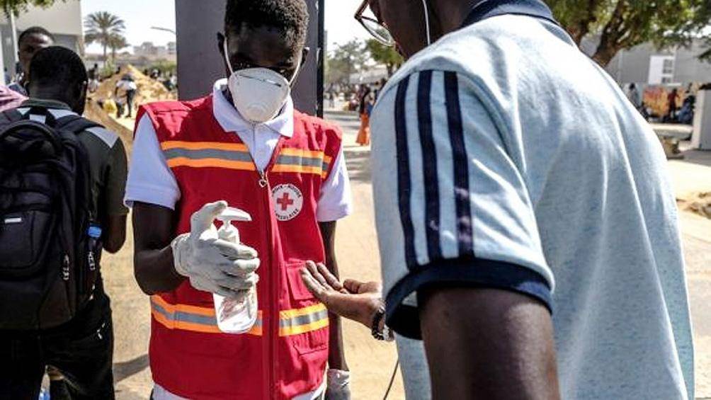 Una agresiva tercera ola de covid avanza en África, donde aún faltan vacunas