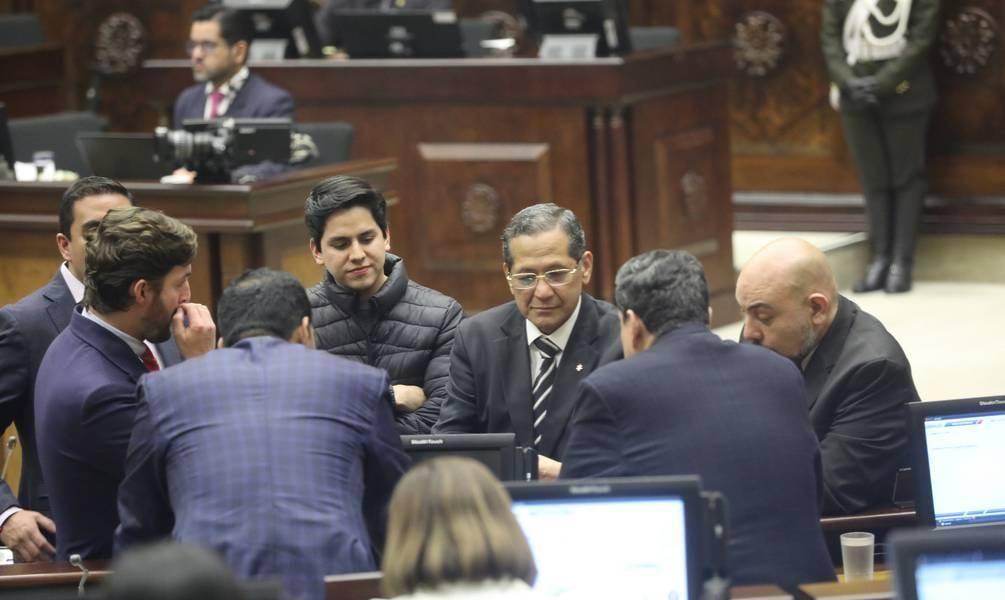 Porte de armas en Ecuador: el PSC apoya el decreto de Lasso, pero no cambia su postura sobre el juicio político en su contra