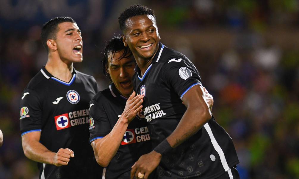 Cruz Azul con Estrada elimina a León de Mena y Castillo por el fútbol mexicano