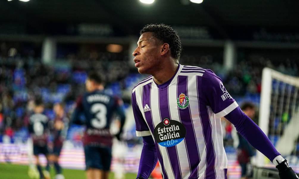 Gonzalo Plata arrastra una lesión de tobillo, asegura el DT del Real Valladolid