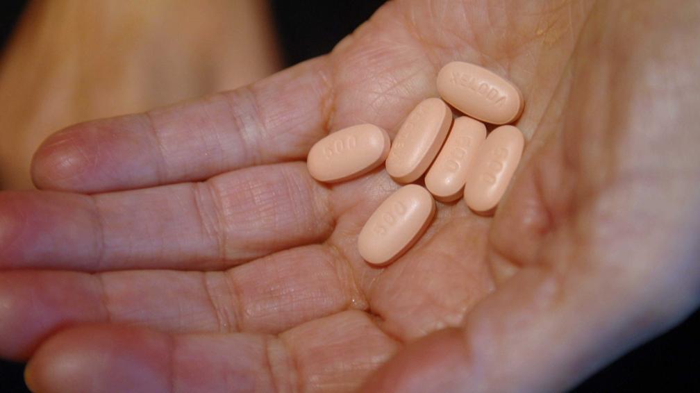 Pacientes con leucemia reclaman falta de medicamentos en el IESS