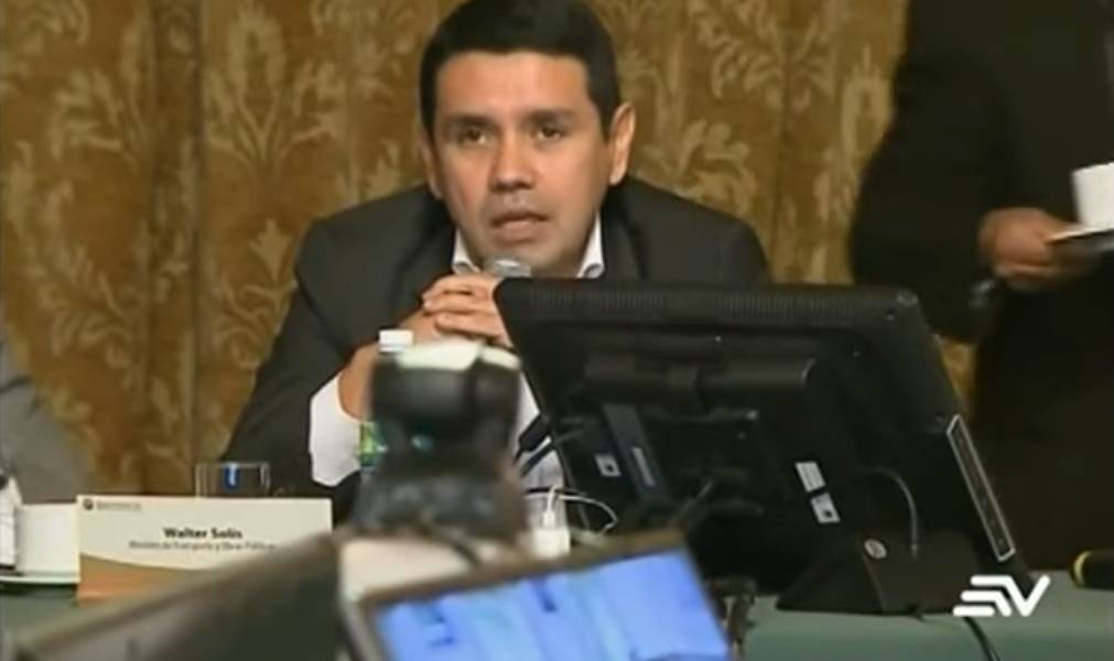 Revelan chats de exfuncionarios del correísmo