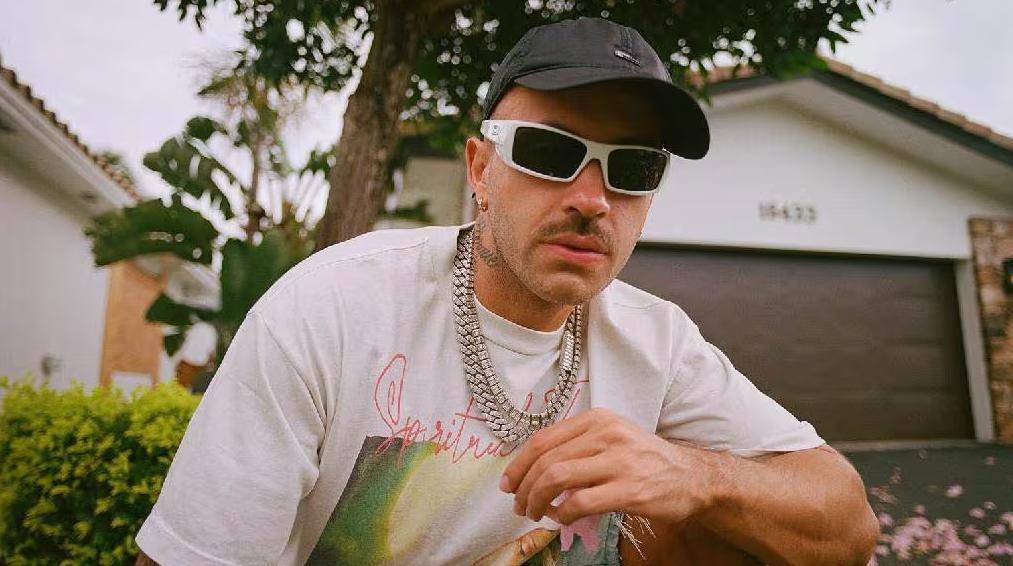 Feid sorprendió en Chile con invitación a un Coffee Party en Providencia