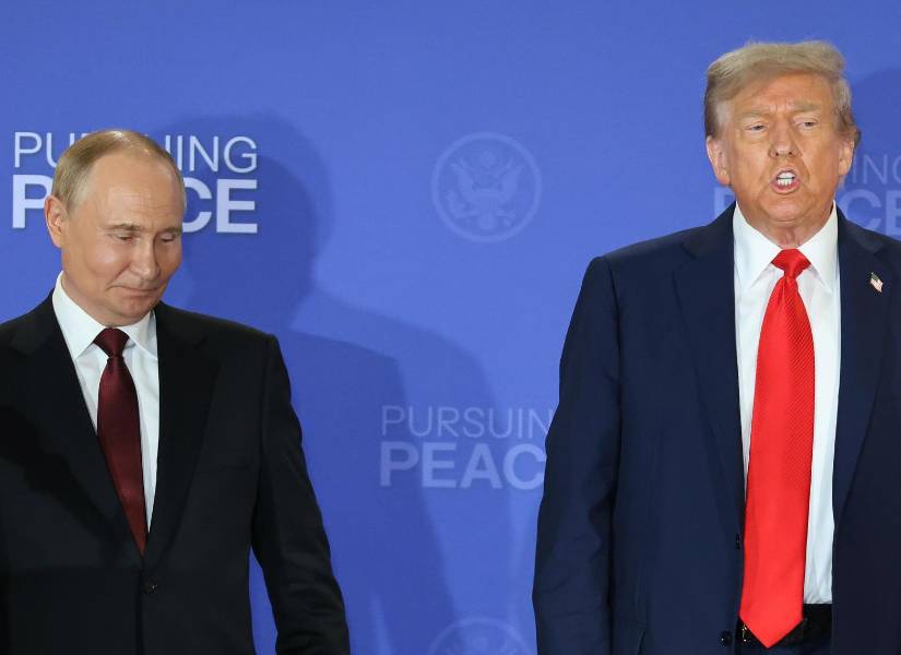 Foto de archivo del presidente de Estados Unidos, Donald Trump y su homólogo ruso, Vladimir Putin