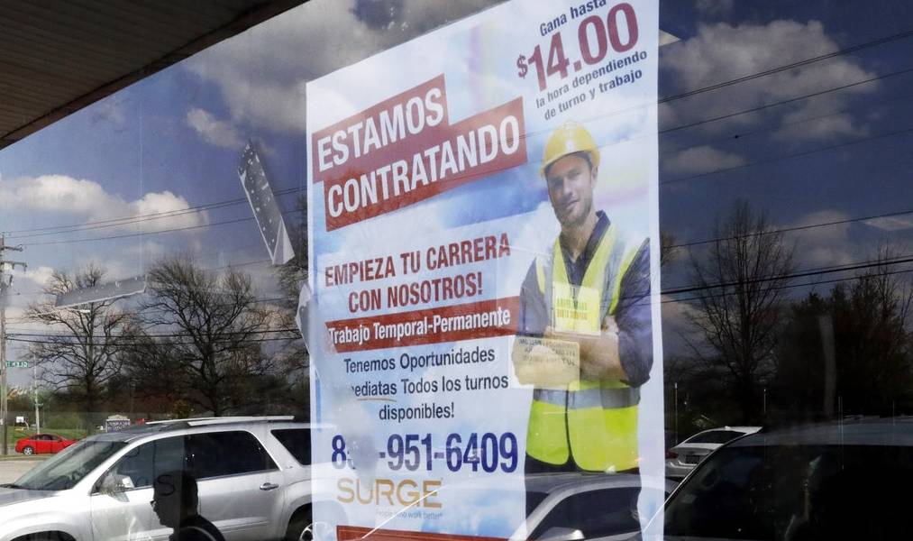 Maestría no basta para conseguir empleo en Ecuador