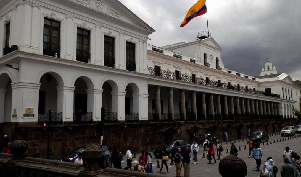 Ecuador debe reducir su gasto en al menos tres mil millones de dólares para 2021
