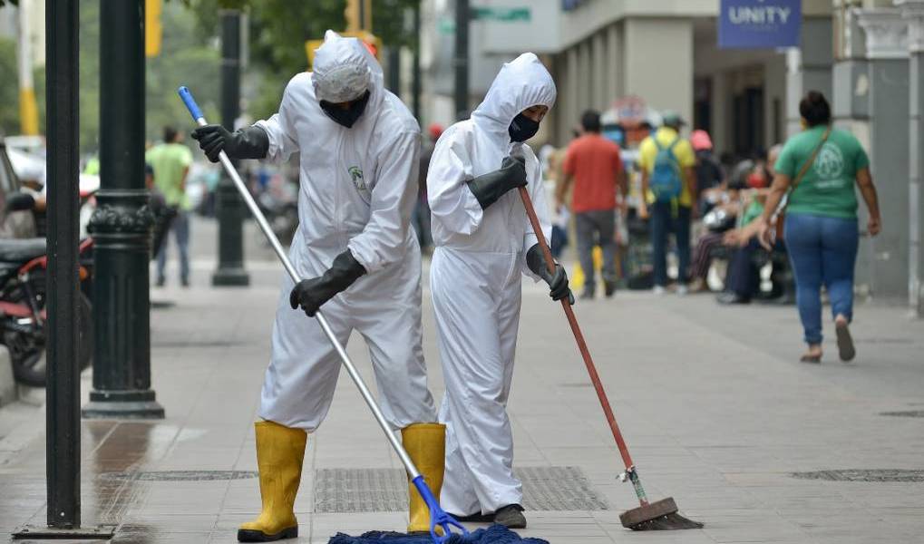 32 personas mueren a diario en Guayaquil por COVID-19