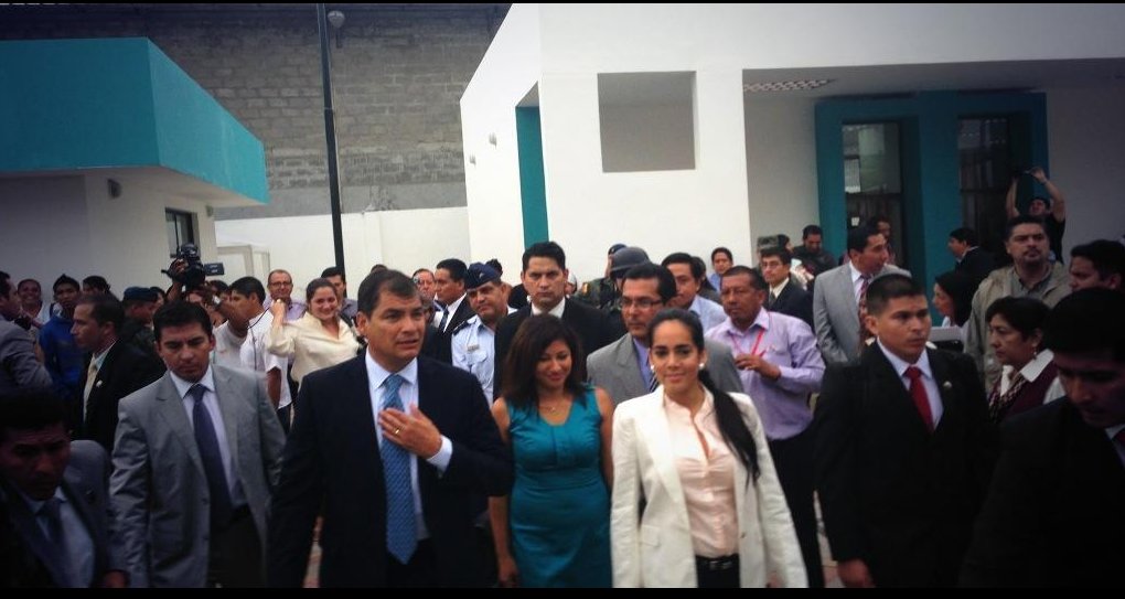 Presidente Correa inaugura el año lectivo en la región Costa