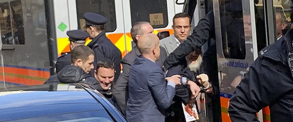 Assange dispuesto a cooperar con autoridades suecas