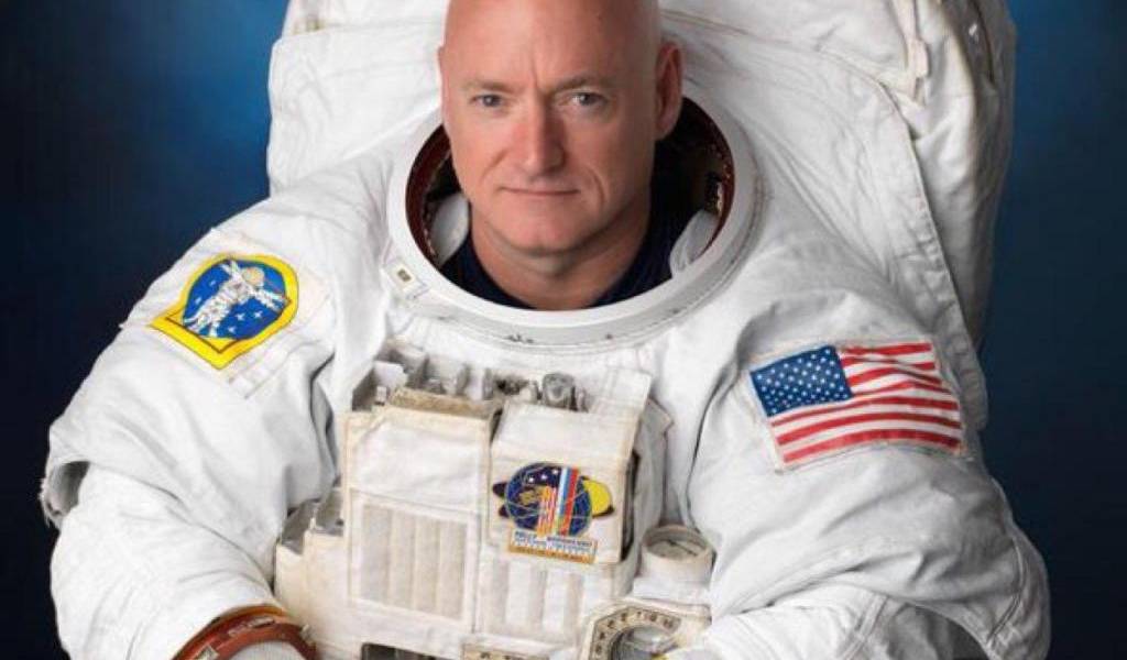 Tras un año en el espacio, Scott Kelly está ansioso por tener contacto humano