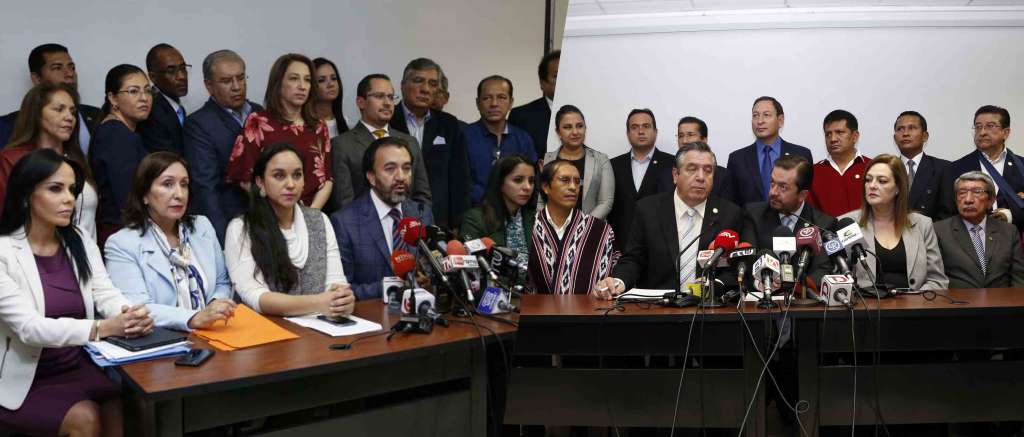 Bloque de CREO insiste en juicio político contra Jorge Glas; facción correísta de AP rechaza sentencia