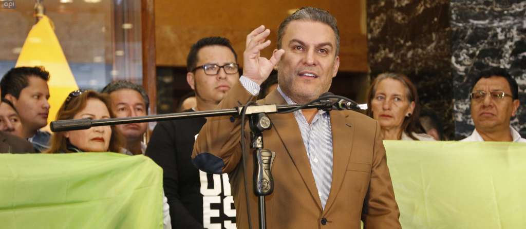 Titular del Legislativo rechazó remoción de Moreno como presidente de AP