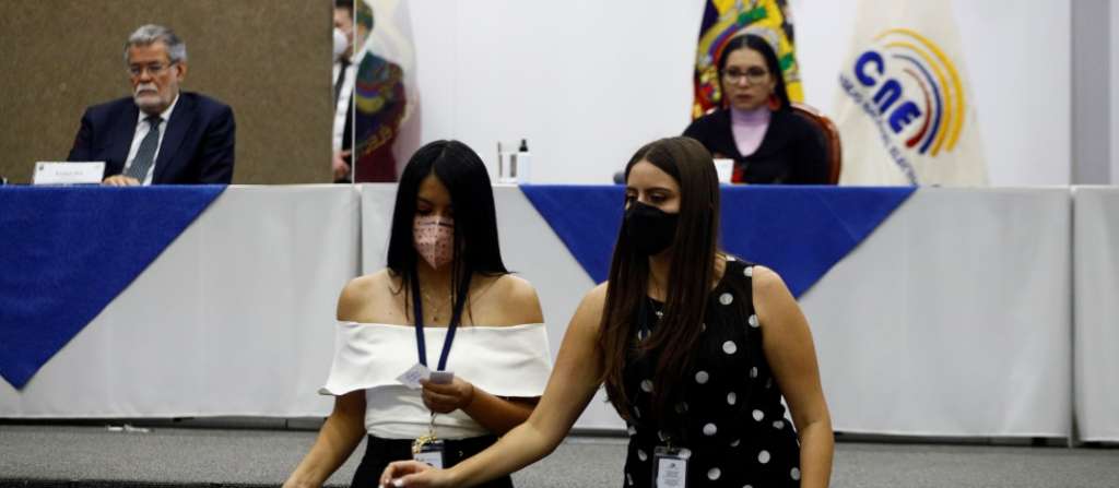 Dos días de debate obligatorio para 16 candidatos presidenciales