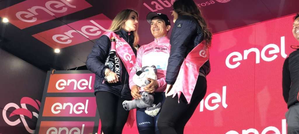 Richard Carapaz es el nuevo líder del Giro de Italia