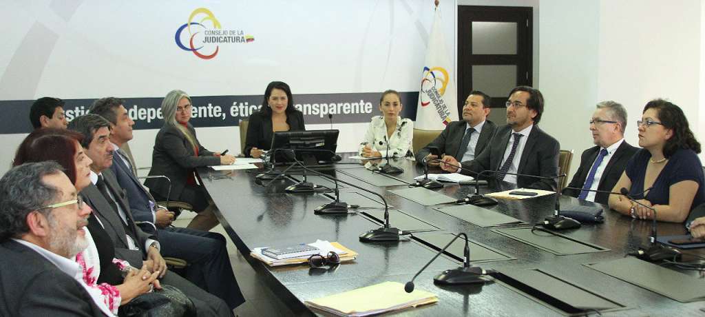 Evaluación a jueces sigue con sorteo de sentencias