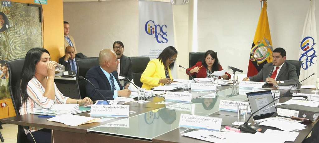 Coalición legislativa alista pedido de juicio contra 4 miembros del CPCCS