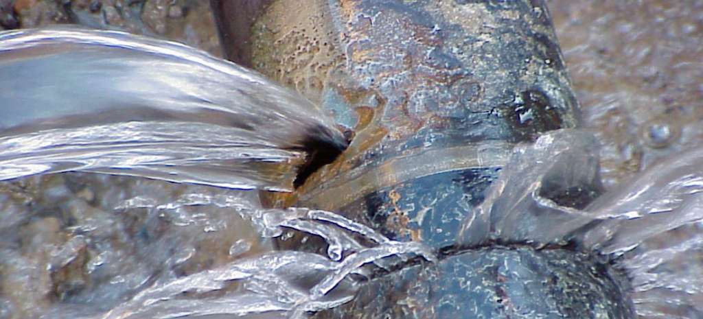 Guayaquil: Más de 5 mil familias denuncian fuga de agua