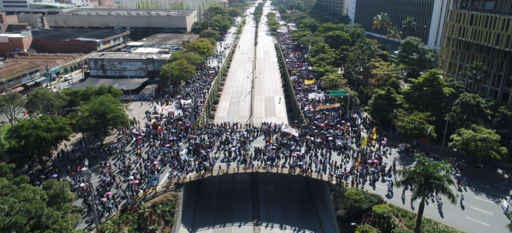 Bloqueos en transporte público en inicio de jornada de protestas en Colombia