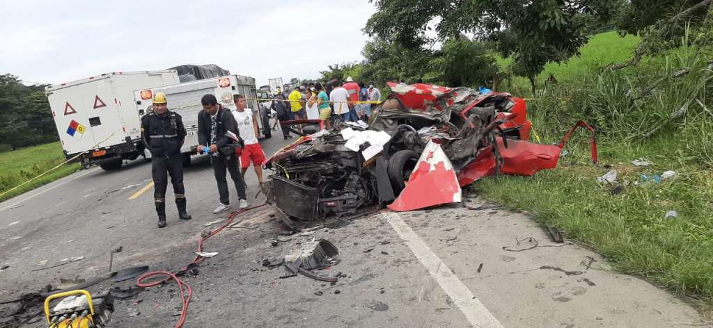 Dos fallecidos y tres heridos tras accidente en Jujan