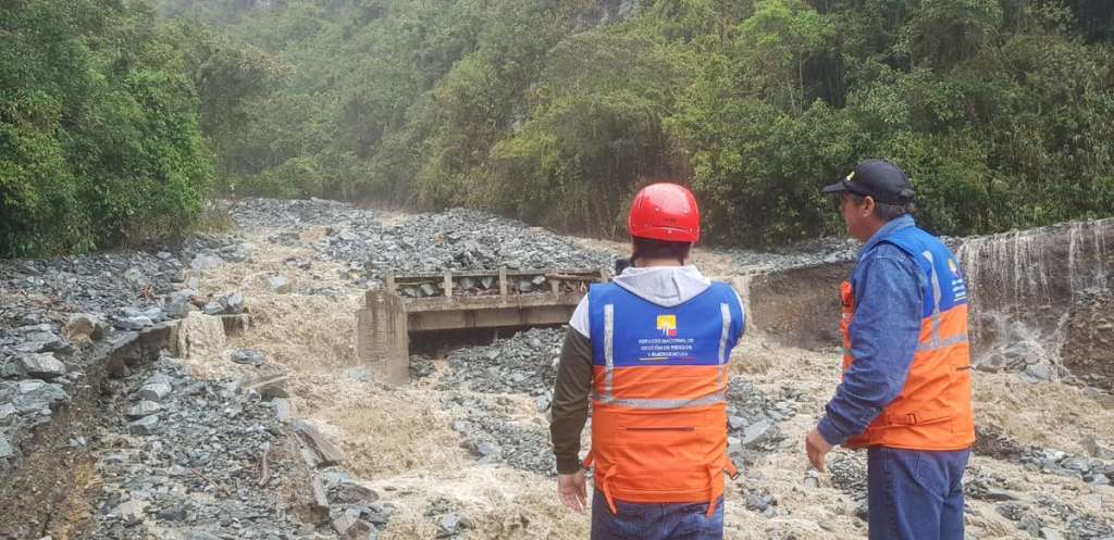 145 evacuados y 2 casas colapsadas en Tungurahua