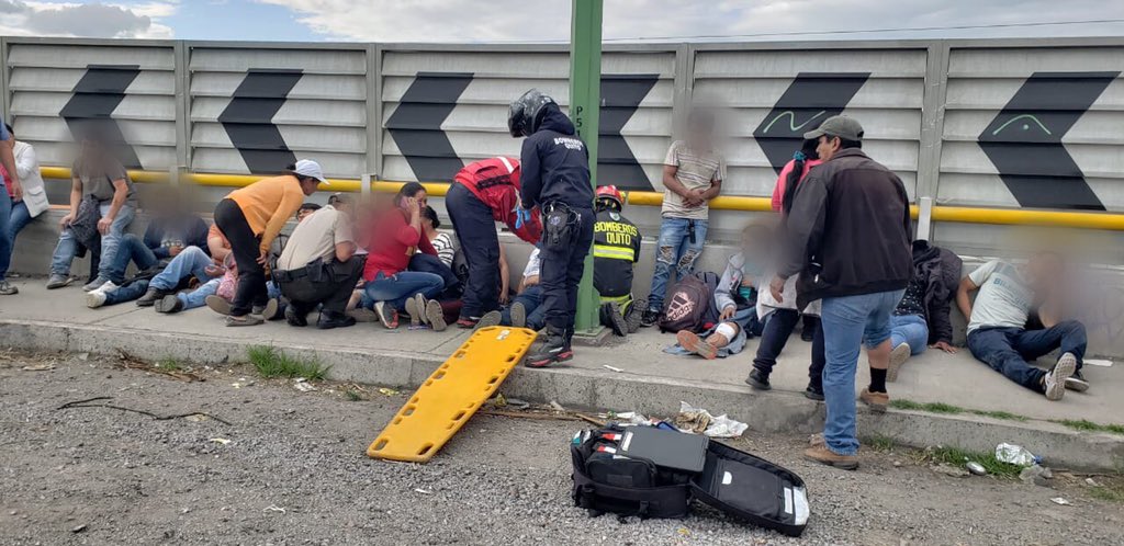 Accidente de tránsito en Quito deja cerca de 20 heridos