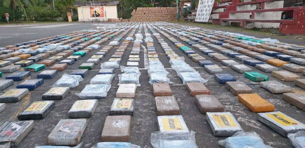 Incautan en Colombia más de 3 toneladas de cocaína de las FARC