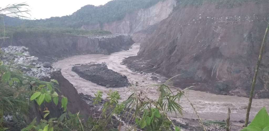 Se monitorea socavón del Río Coca tras nuevo deslizamiento