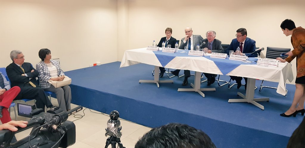 Entregan lista de jueces para Corte Constitucional