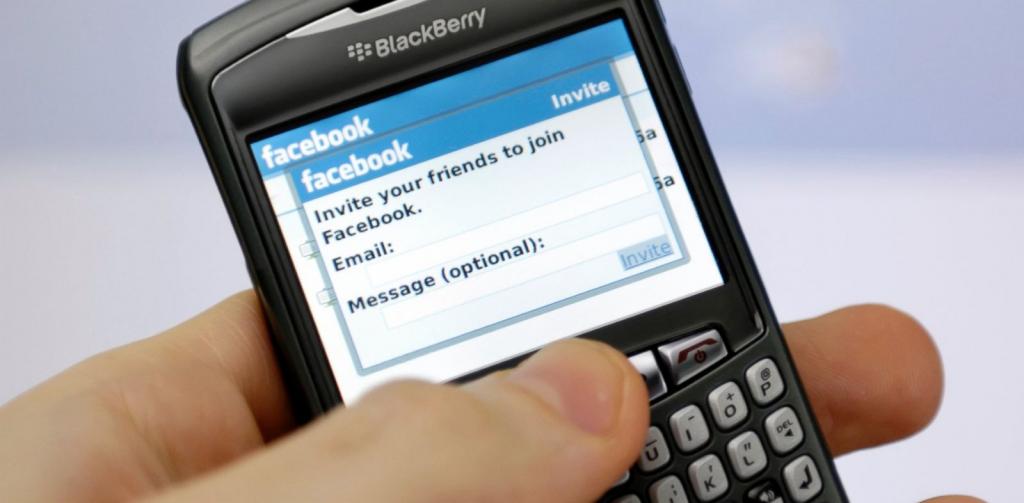 Facebook sigue los pasos de WhatsApp y dice adiós a BlackBerry