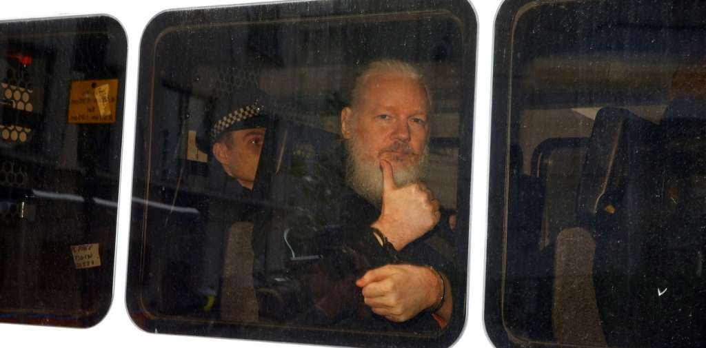 Ecuador entregará a EEUU pertenencias de Assange
