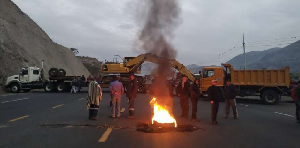 Manifestantes de Carchi refuerzan seguridad en tercer día de protestas
