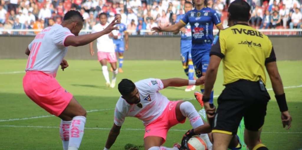Liga de Quito gana final de ida a Delfín