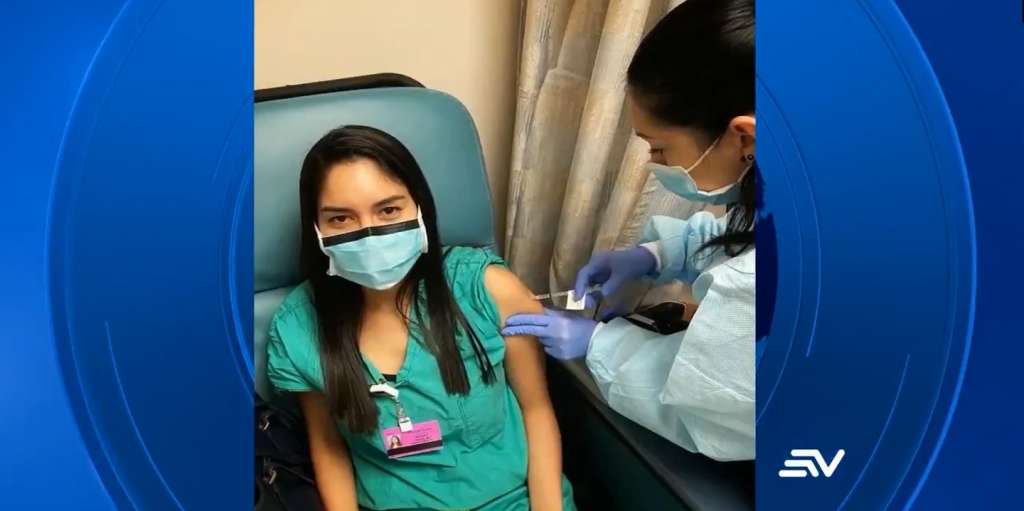 EEUU: Doctora ecuatoriana recibe vacuna para COVID-19
