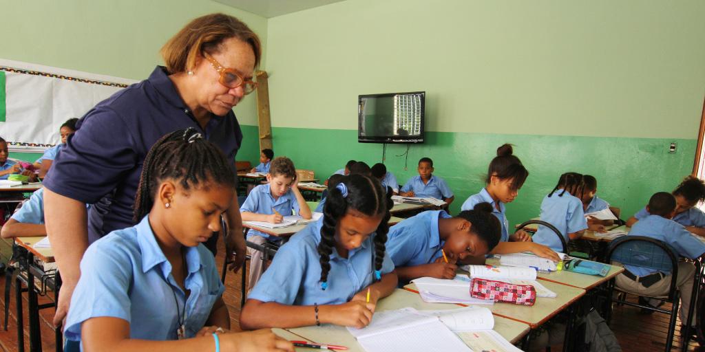 El Ministerio de Educación abre proceso para contratar a 1 283 profesionales DECE