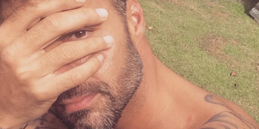 Ricky Martin deleita a sus seguidores con sexy foto en la playa