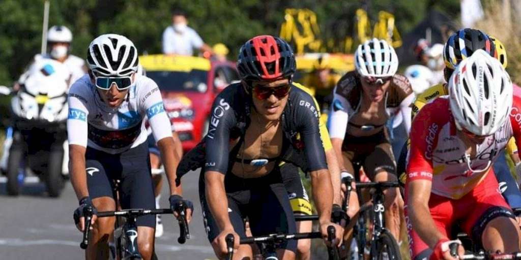 Richard Carapaz escala al casillero 14 del Tour de Francia